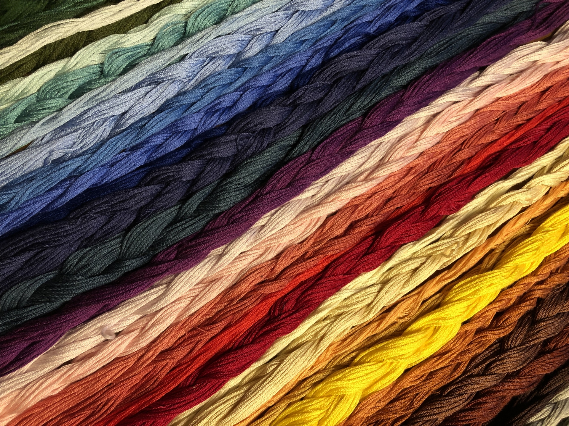 刺繍の作業風景