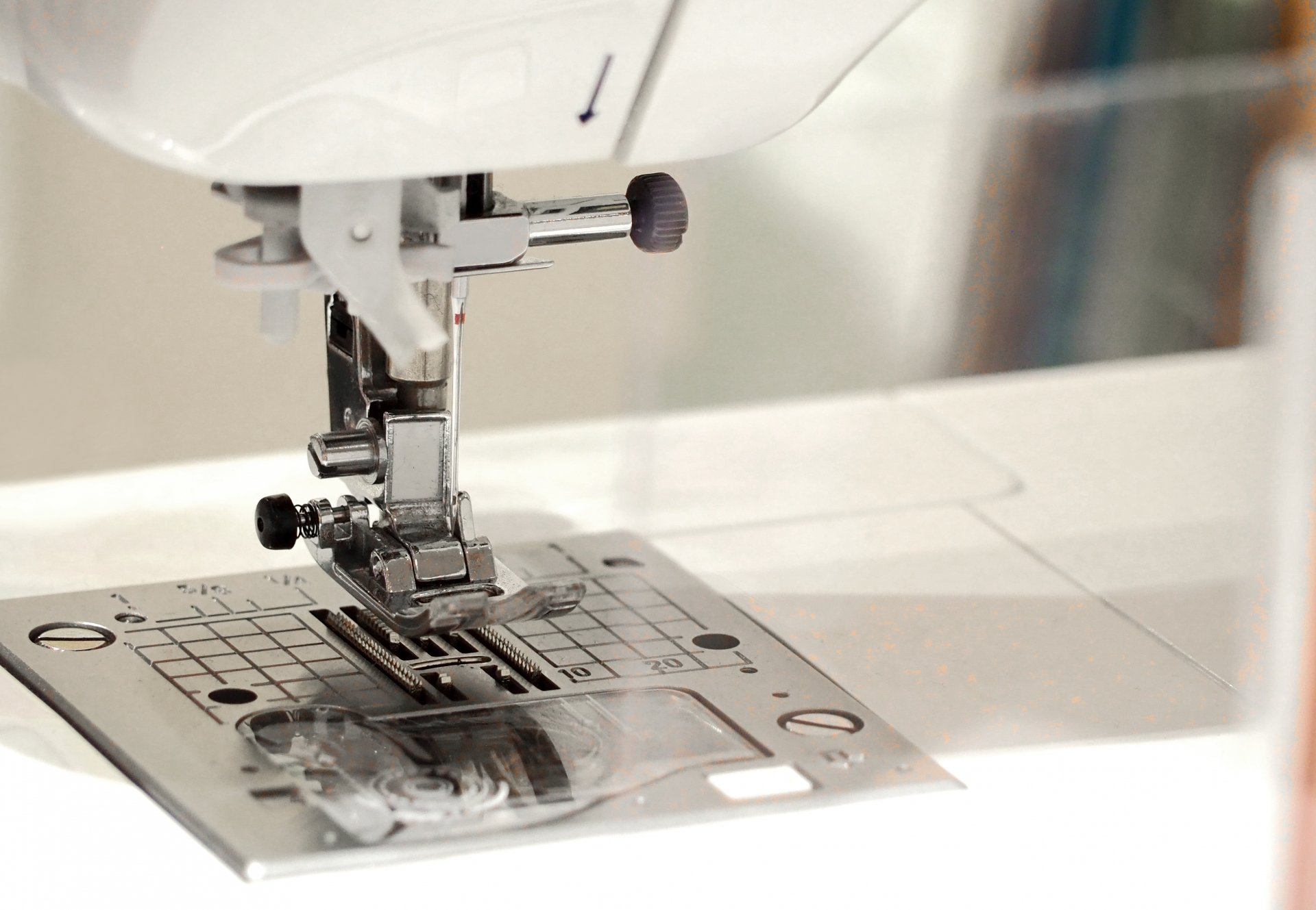 ソーイングの作業風景